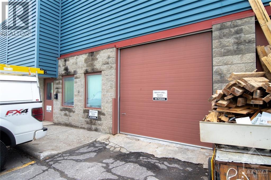 2584 Edinburgh Place Unit#9, Ottawa, Ontario  K1B 5M1 - Photo 3 - 1352195