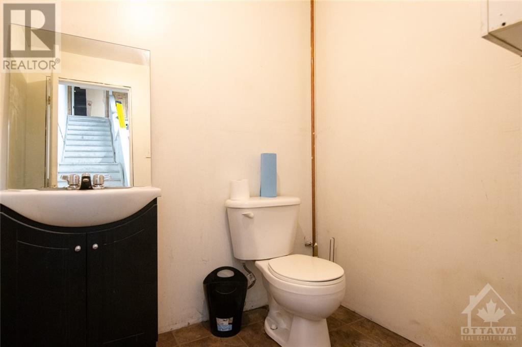 2584 Edinburgh Place Unit#9, Ottawa, Ontario  K1B 5M1 - Photo 4 - 1352195