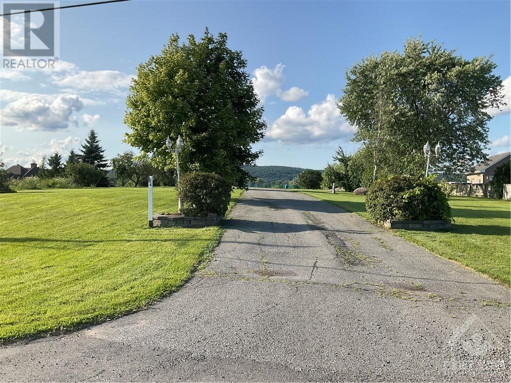 1755 Lajoie Street, Lefaivre, Ontario  K0B 1J0 - Photo 3 - 1352875