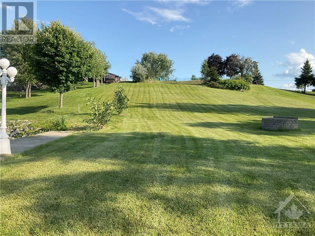 1755 Lajoie Street, Lefaivre, Ontario  K0B 1J0 - Photo 6 - 1352875