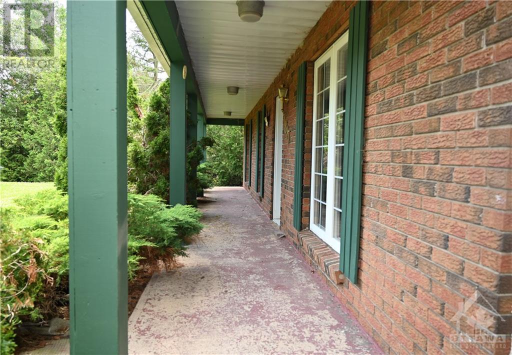 1817 King Street, Limoges, Ontario  K0A 2M0 - Photo 2 - 1352408
