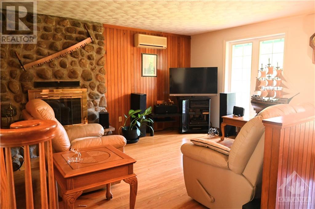 1817 King Street, Limoges, Ontario  K0A 2M0 - Photo 3 - 1352408