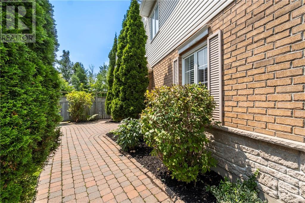 66 Macassa Circle, Ottawa, Ontario  K2T 1J8 - Photo 3 - 1352974