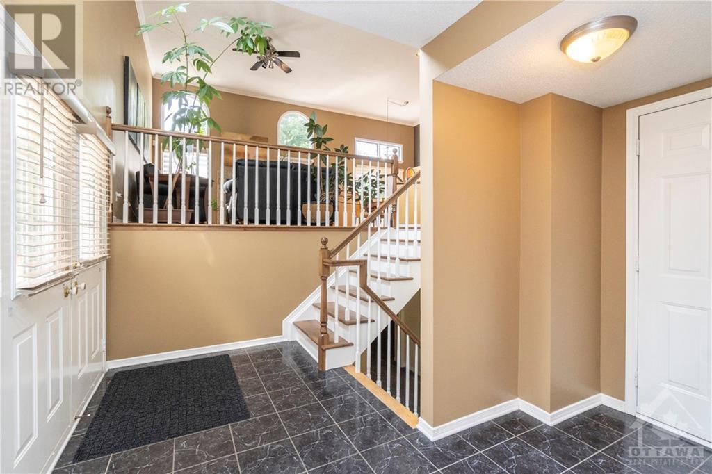 66 Macassa Circle, Ottawa, Ontario  K2T 1J8 - Photo 5 - 1352974