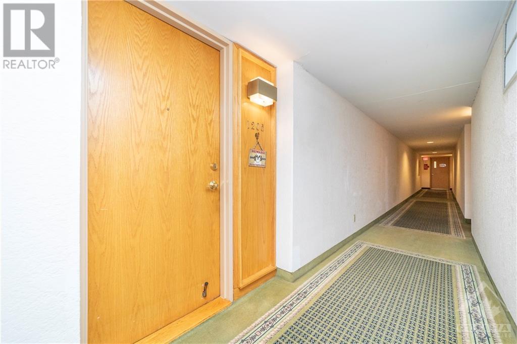 2871 Richmond Road Unit#1205, Ottawa, Ontario  K2B 8M5 - Photo 4 - 1351972