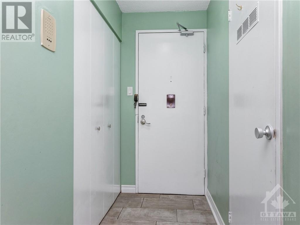 1380 Prince Of Wales Drive Unit#909, Ottawa, Ontario  K2C 3N5 - Photo 5 - 1353068