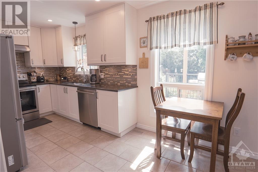 73 Mclennan Way, Ottawa, Ontario  K2L 2T3 - Photo 9 - 1353773