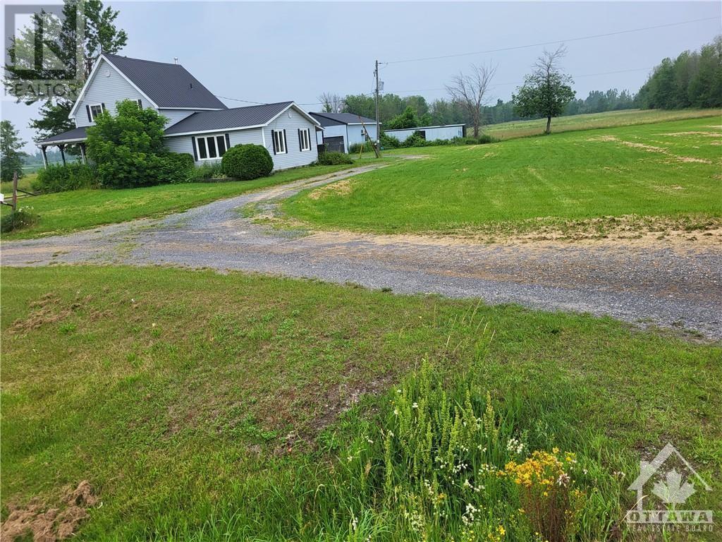 18561 County 43 Road, Apple Hill, Ontario  K0C 1B0 - Photo 3 - 1352643
