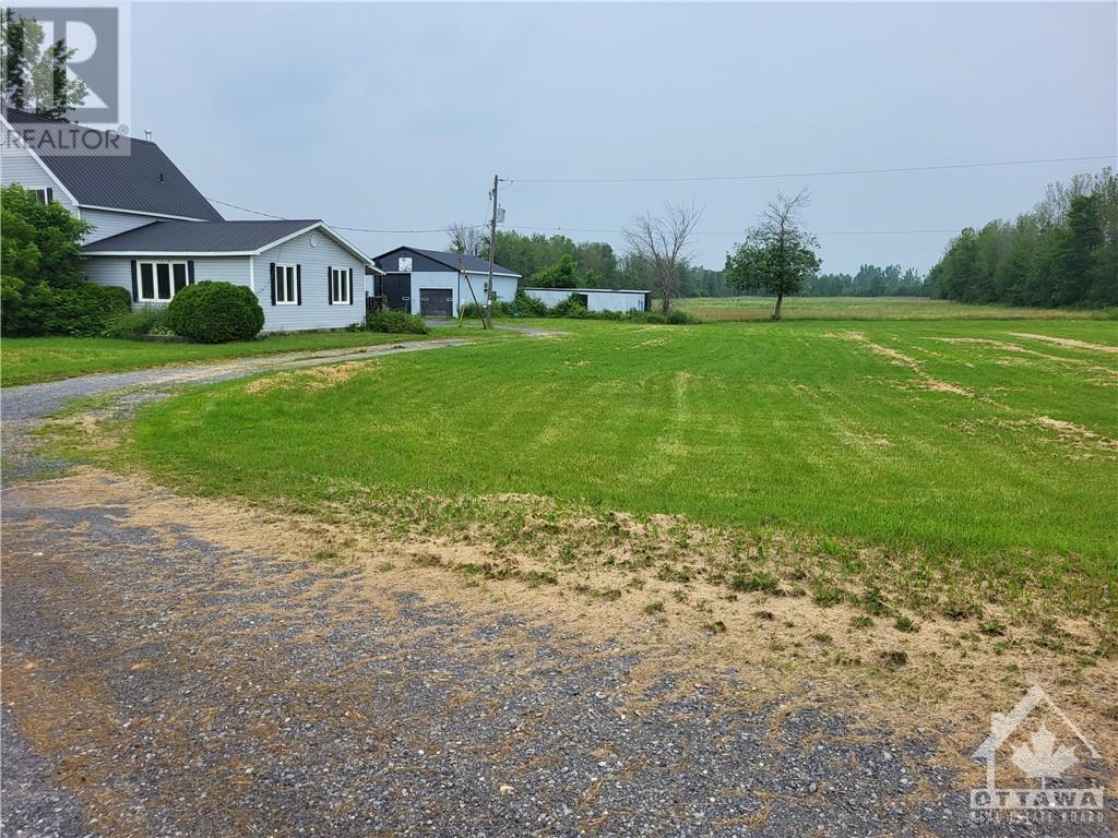 18561 County 43 Road, Apple Hill, Ontario  K0C 1B0 - Photo 4 - 1352643