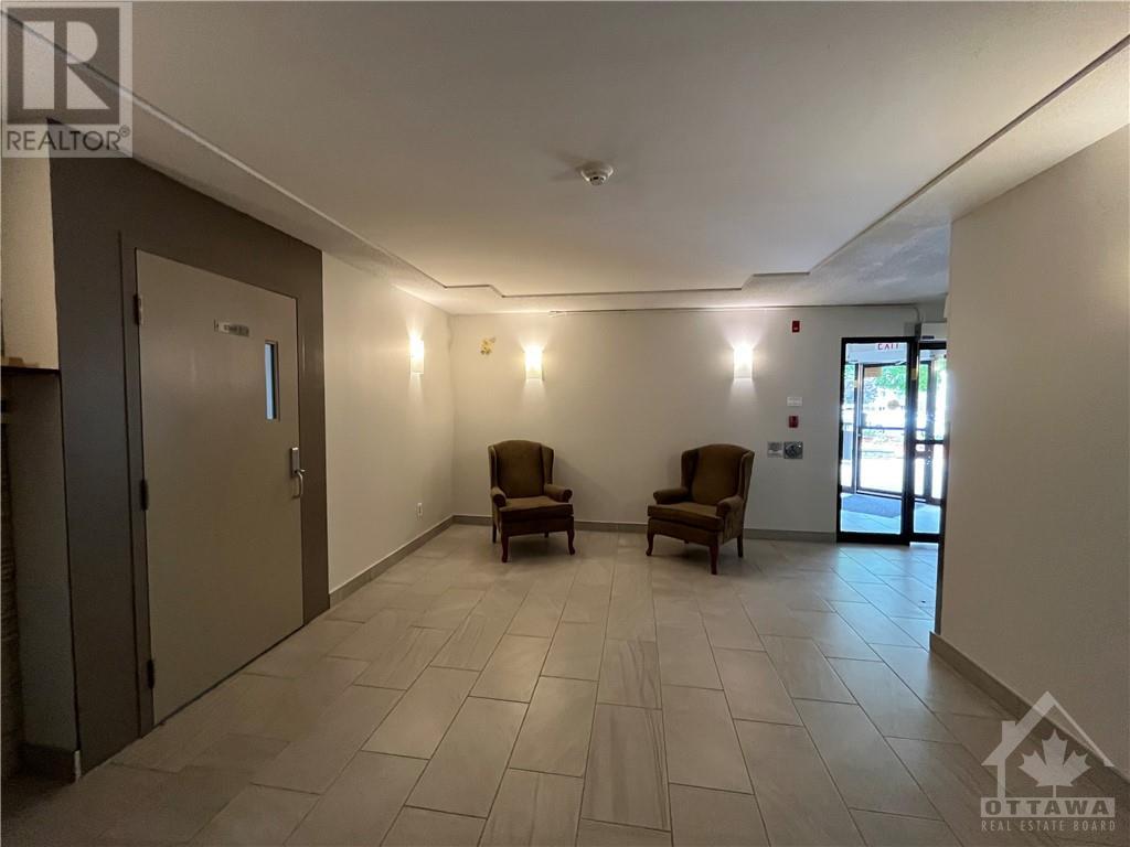 260 Brittany Drive Unit#312, Ottawa, Ontario  K1K 4M2 - Photo 3 - 1353052