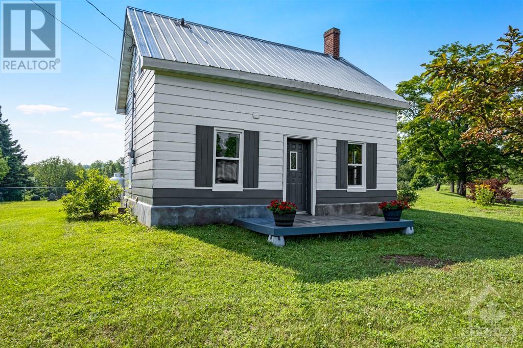 828 CEMETERY ROAD, lanark, Ontario