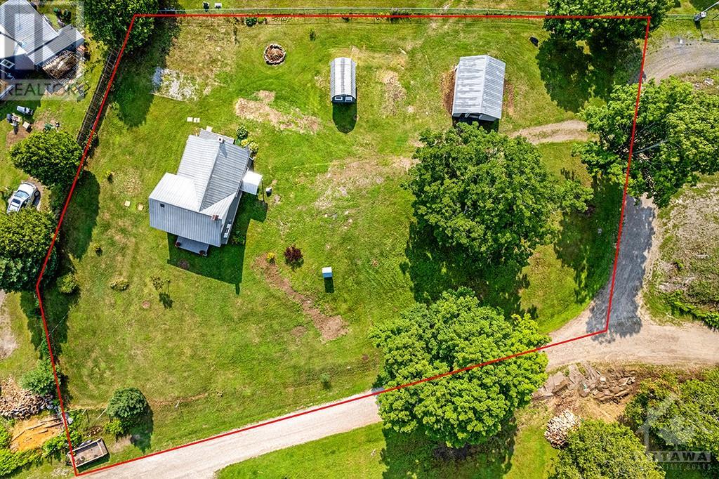 828 Cemetery Road, Lanark, Ontario  K0G 1K0 - Photo 2 - 1354073