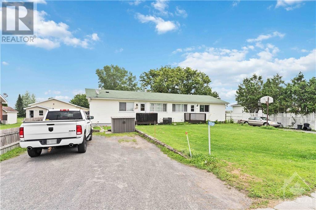 2139 Mer Bleue Road, Ottawa, Ontario  K4A 3T9 - Photo 2 - 1353942