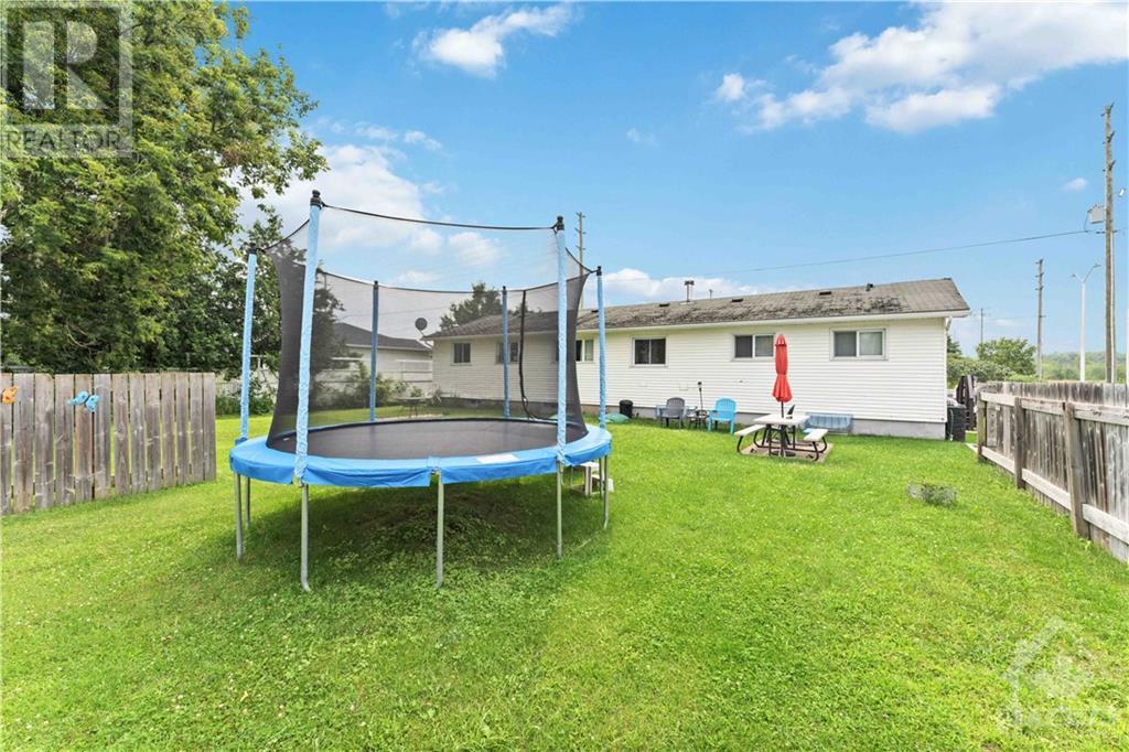 2139 Mer Bleue Road, Ottawa, Ontario  K4A 3T9 - Photo 5 - 1353942
