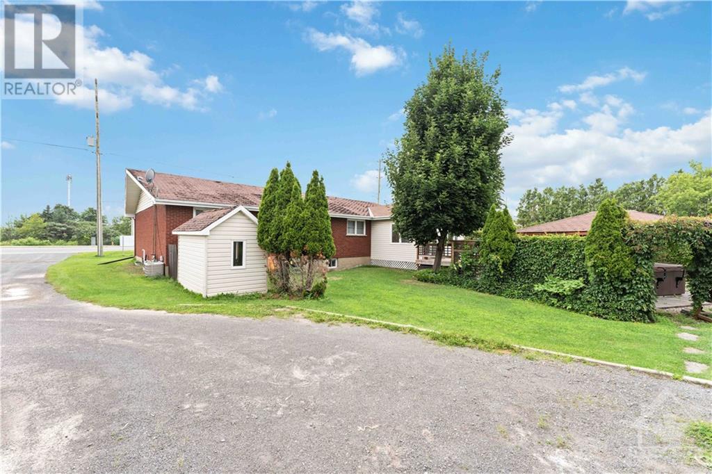 2133 Mer Bleue Road, Ottawa, Ontario  K4A 3T9 - Photo 4 - 1353938