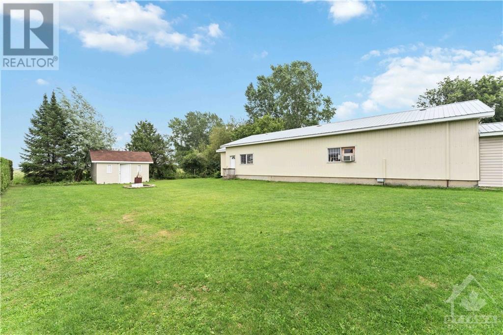 2133 Mer Bleue Road, Ottawa, Ontario  K4A 3T9 - Photo 8 - 1353938