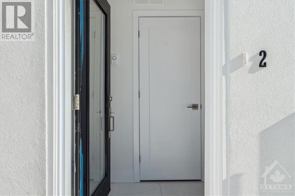 683 Melbourne Avenue, Ottawa, Ontario  K2A 1X4 - Photo 2 - 1354436