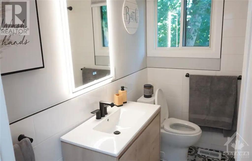809-811 Hilmor Terrace S Unit#1,2,3,4,5, Elizabethtown, Ontario  K6V 7G3 - Photo 6 - 1354413