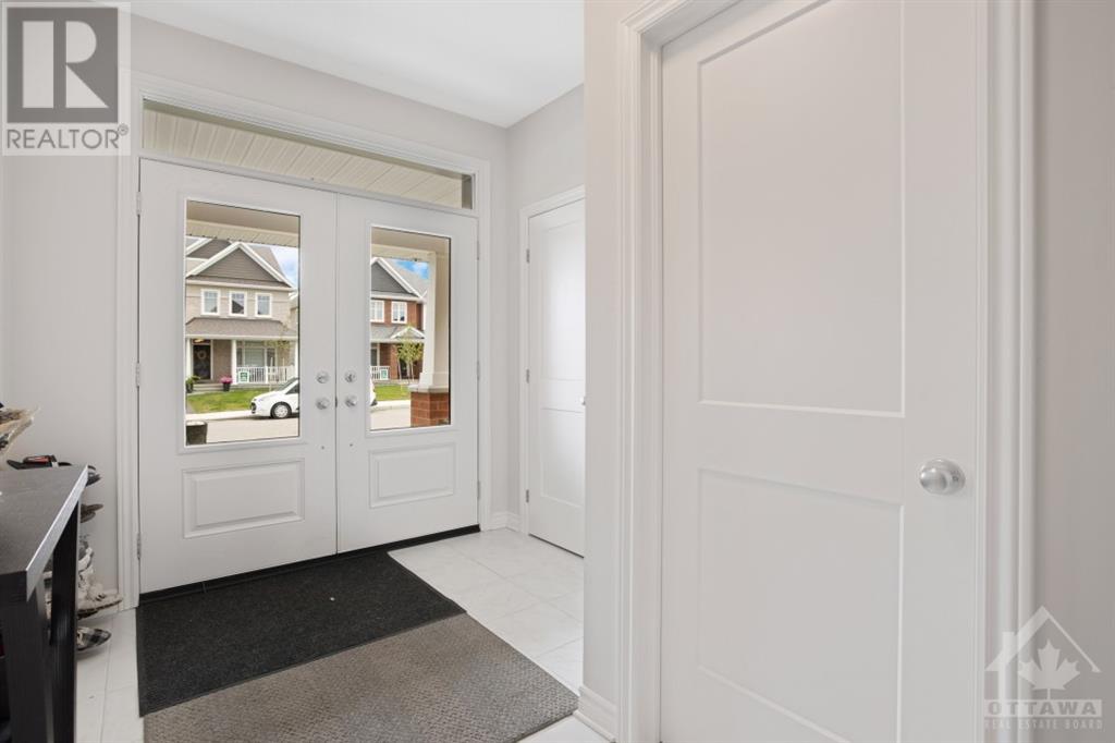 703 Moonflower Crescent, Ottawa, Ontario  K1T 0X8 - Photo 3 - 1354474