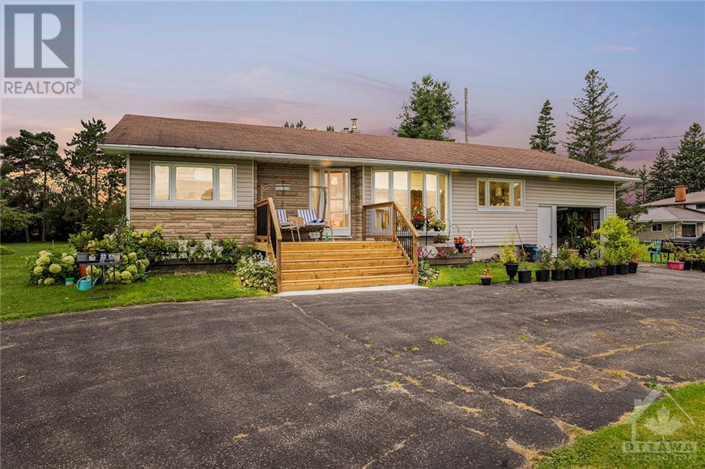 9859 County 42 Road, Westport, Ontario  K0A 1X0 - Photo 2 - 1355465