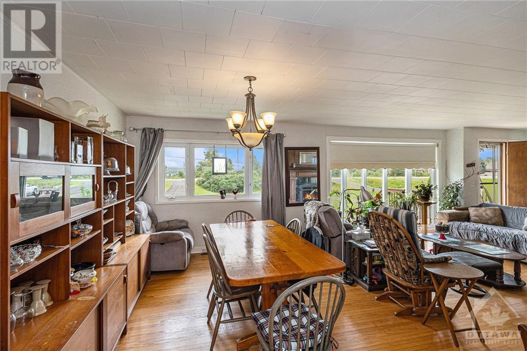 9859 County 42 Road, Westport, Ontario  K0A 1X0 - Photo 4 - 1355465