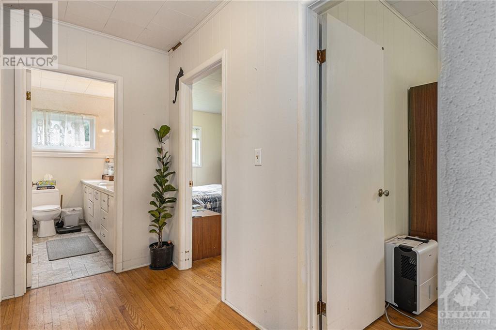 9859 County 42 Road, Westport, Ontario  K0A 1X0 - Photo 5 - 1355465