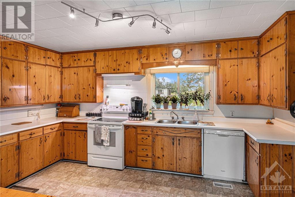9859 County 42 Road, Westport, Ontario  K0A 1X0 - Photo 8 - 1355465