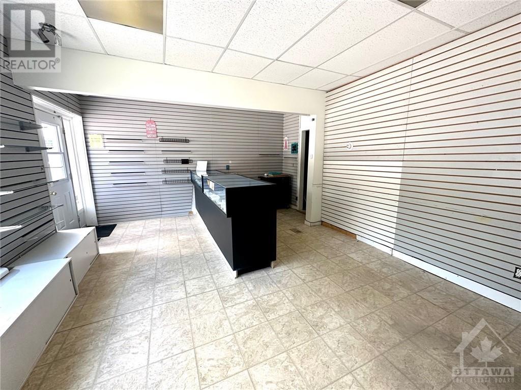 26 Wilson Street W, Perth, Ontario  K7H 2M9 - Photo 3 - 1355448