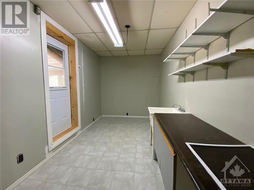 26 Wilson Street W, Perth, Ontario  K7H 2M9 - Photo 4 - 1355448