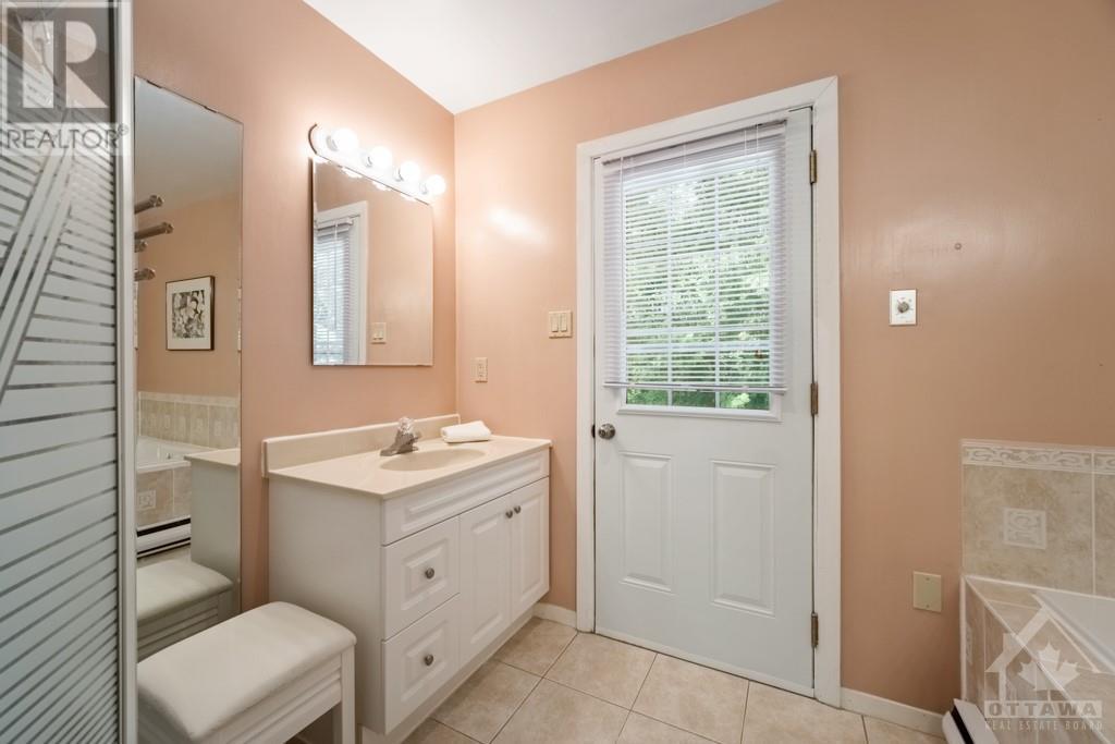 42 Whippoorwill Drive, Ottawa, Ontario  K1J 7H9 - Photo 19 - 1349303