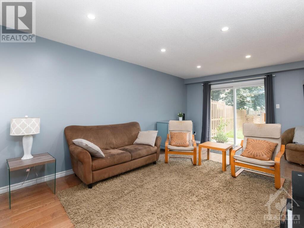 5 Estelle Crescent, Nepean, Ontario  K2H 5W9 - Photo 4 - 1355513