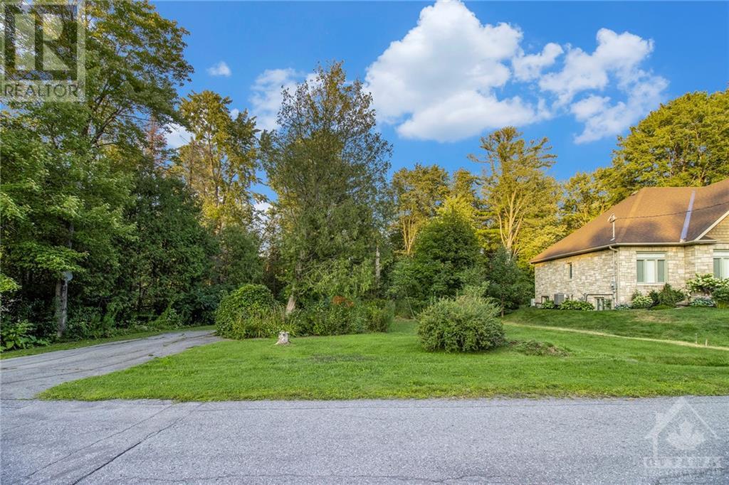 25 Arco Way, Ottawa, Ontario  K2G 0E2 - Photo 2 - 1355633
