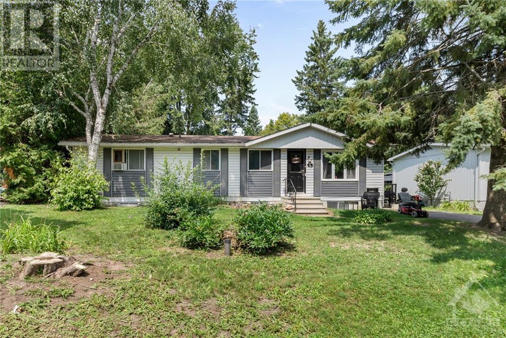 44 Lazy Nol Court, Stittsville, Ontario  K2A 1T5 - Photo 2 - 1352561