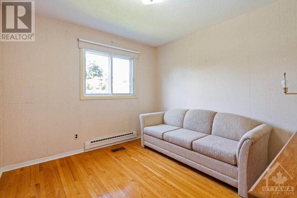 22 Parkmount Crescent, Ottawa, Ontario  K2H 5T4 - Photo 12 - 1354409