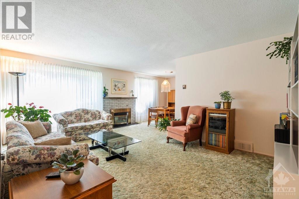 22 Parkmount Crescent, Ottawa, Ontario  K2H 5T4 - Photo 3 - 1354409
