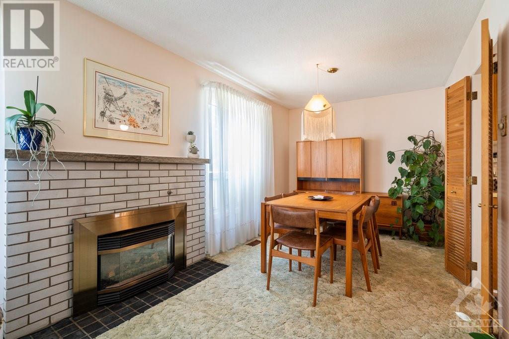 22 Parkmount Crescent, Ottawa, Ontario  K2H 5T4 - Photo 4 - 1354409