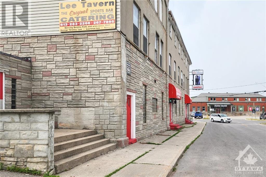 72 Daniel Street, Smiths Falls, Ontario  K7A 1J7 - Photo 3 - 1356232