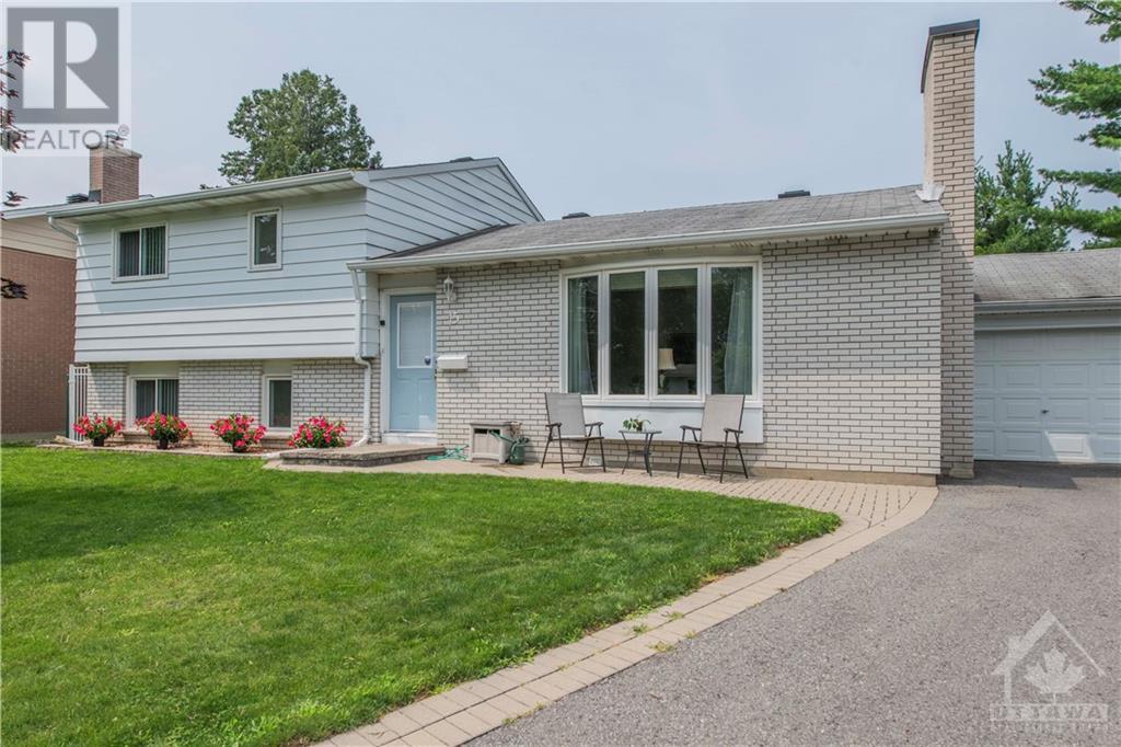 15 Onondaga Court, Ottawa, Ontario  K2E 5M7 - Photo 2 - 1339571