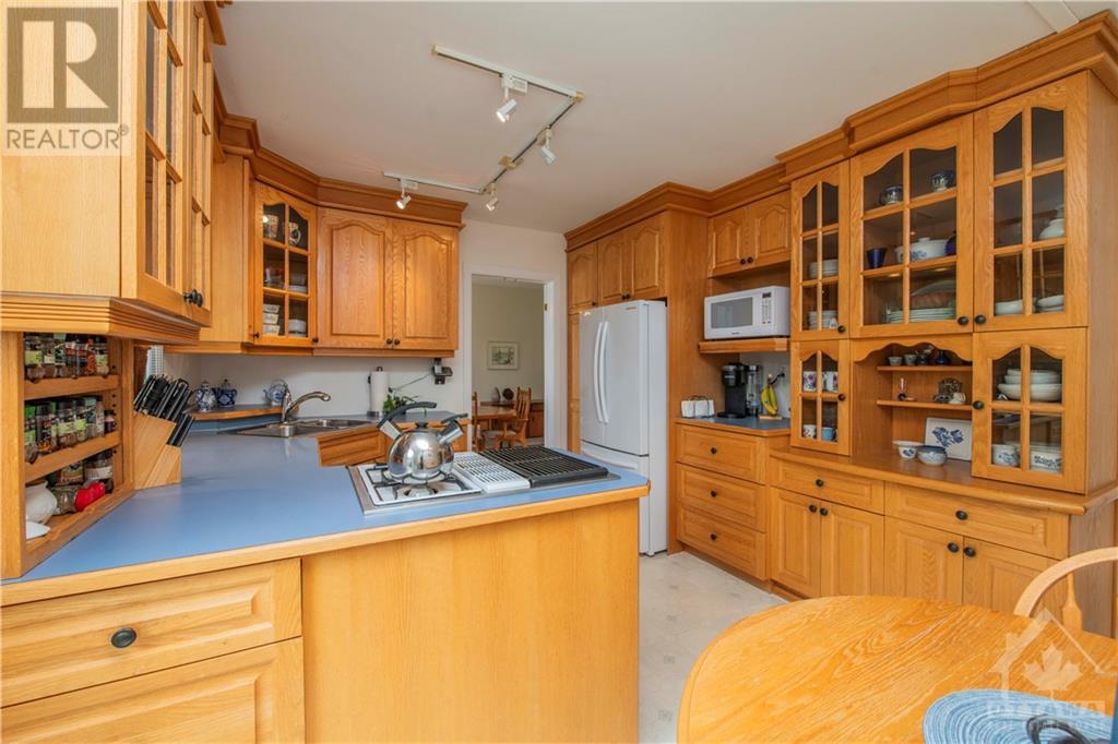 15 Onondaga Court, Ottawa, Ontario  K2E 5M7 - Photo 9 - 1339571