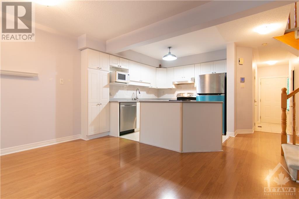 57 Locheland Crescent, Ottawa, Ontario  K2G 6H2 - Photo 4 - 1356234
