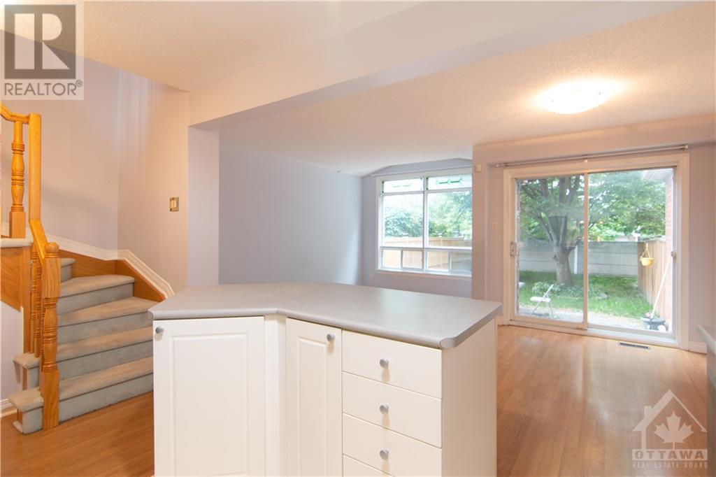 57 Locheland Crescent, Ottawa, Ontario  K2G 6H2 - Photo 5 - 1356234