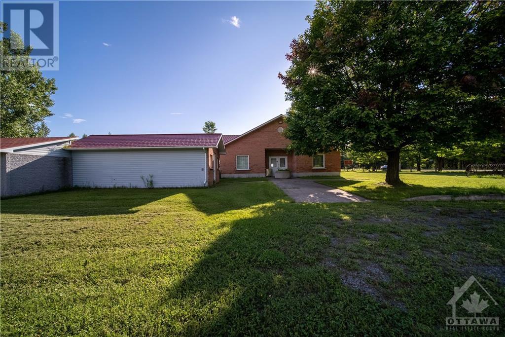 2133 Calypso Street, Limoges, Ontario  K0A 2M0 - Photo 2 - 1356552