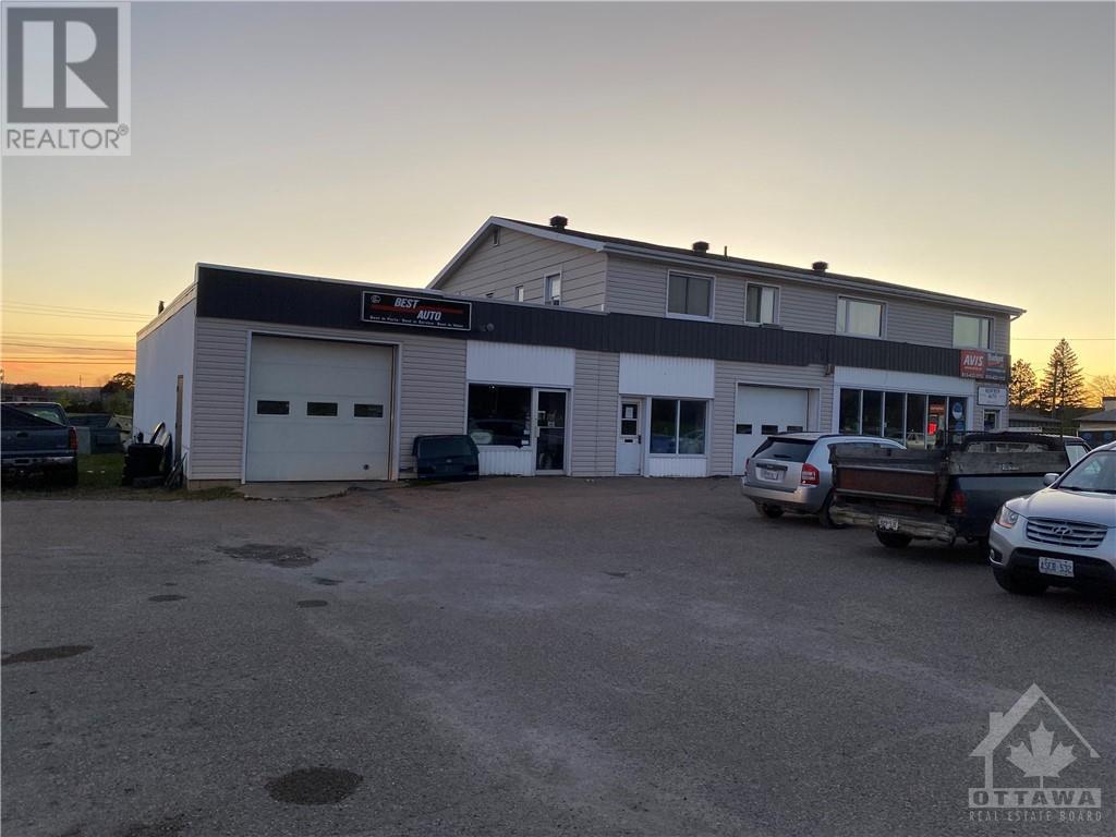 560 STEWART STREET, renfrew, Ontario