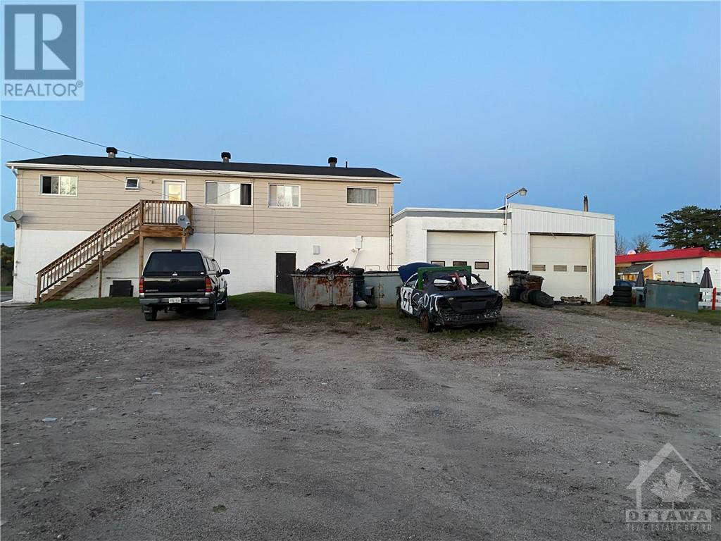 560 Stewart Street, Renfrew, Ontario  K7V 1Y6 - Photo 4 - 1356984