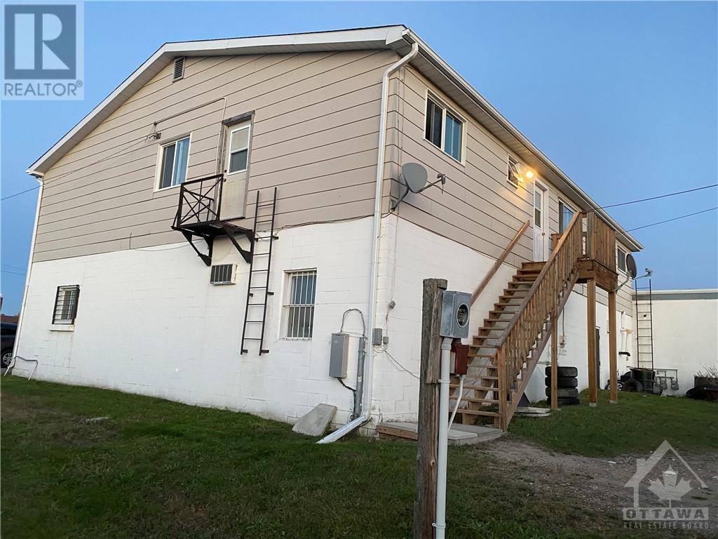 560 Stewart Street, Renfrew, Ontario  K7V 1Y6 - Photo 5 - 1356984