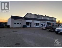 560 STEWART STREET, renfrew, Ontario