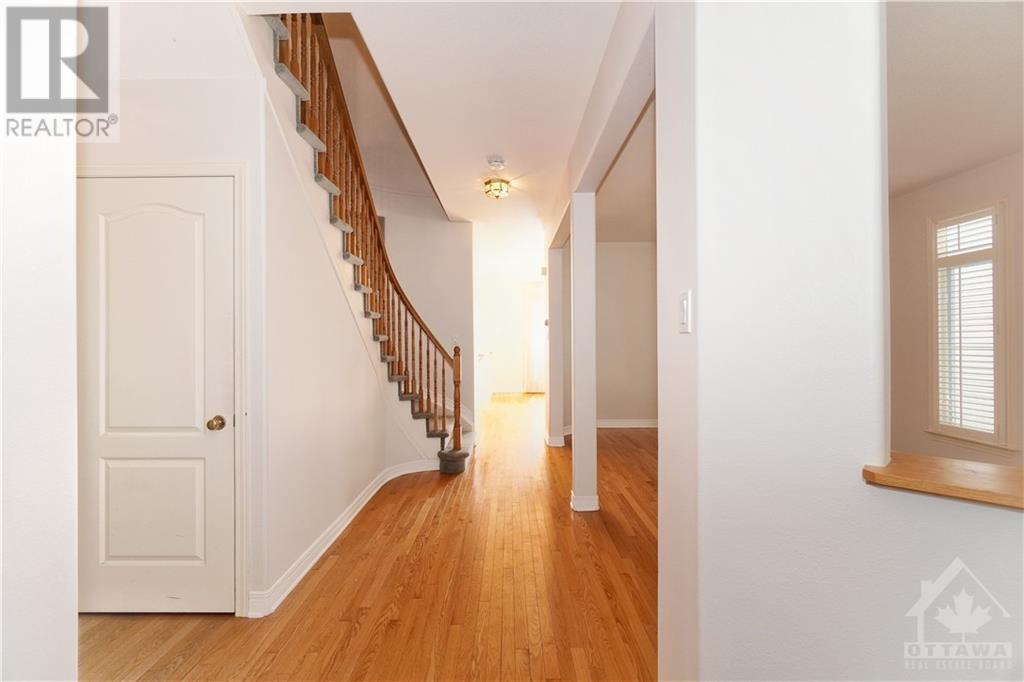 15 Evanshen Crescent, Kanata, Ontario  K2K 2Z6 - Photo 2 - 1357413