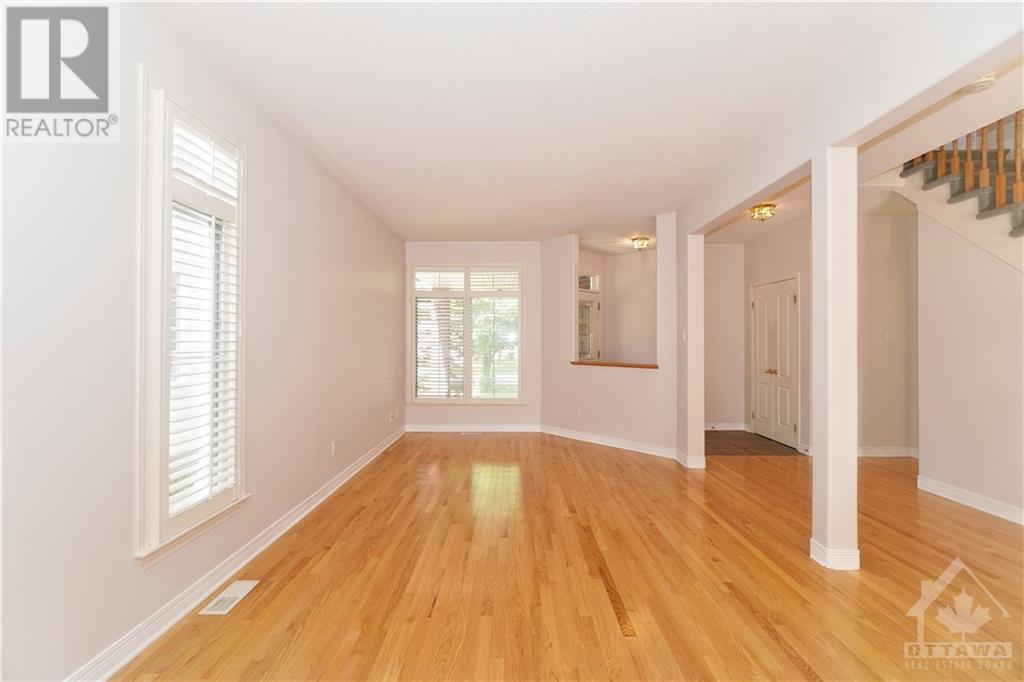 15 Evanshen Crescent, Kanata, Ontario  K2K 2Z6 - Photo 3 - 1357413