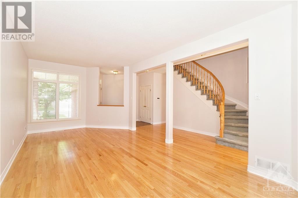 15 Evanshen Crescent, Kanata, Ontario  K2K 2Z6 - Photo 4 - 1357413