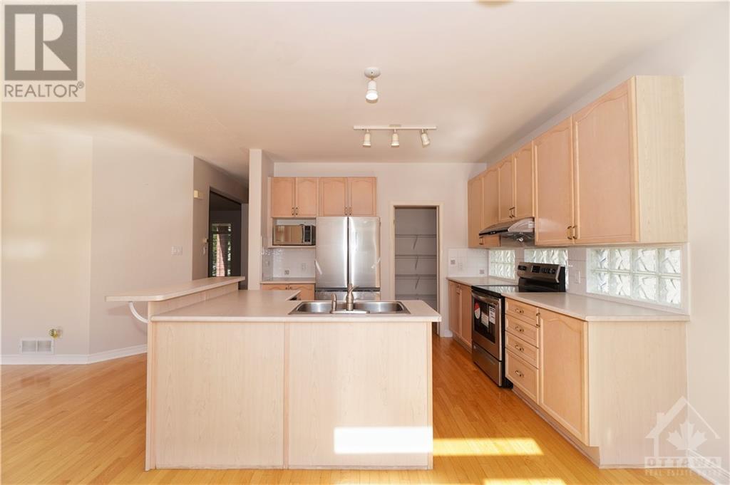 15 Evanshen Crescent, Kanata, Ontario  K2K 2Z6 - Photo 7 - 1357413